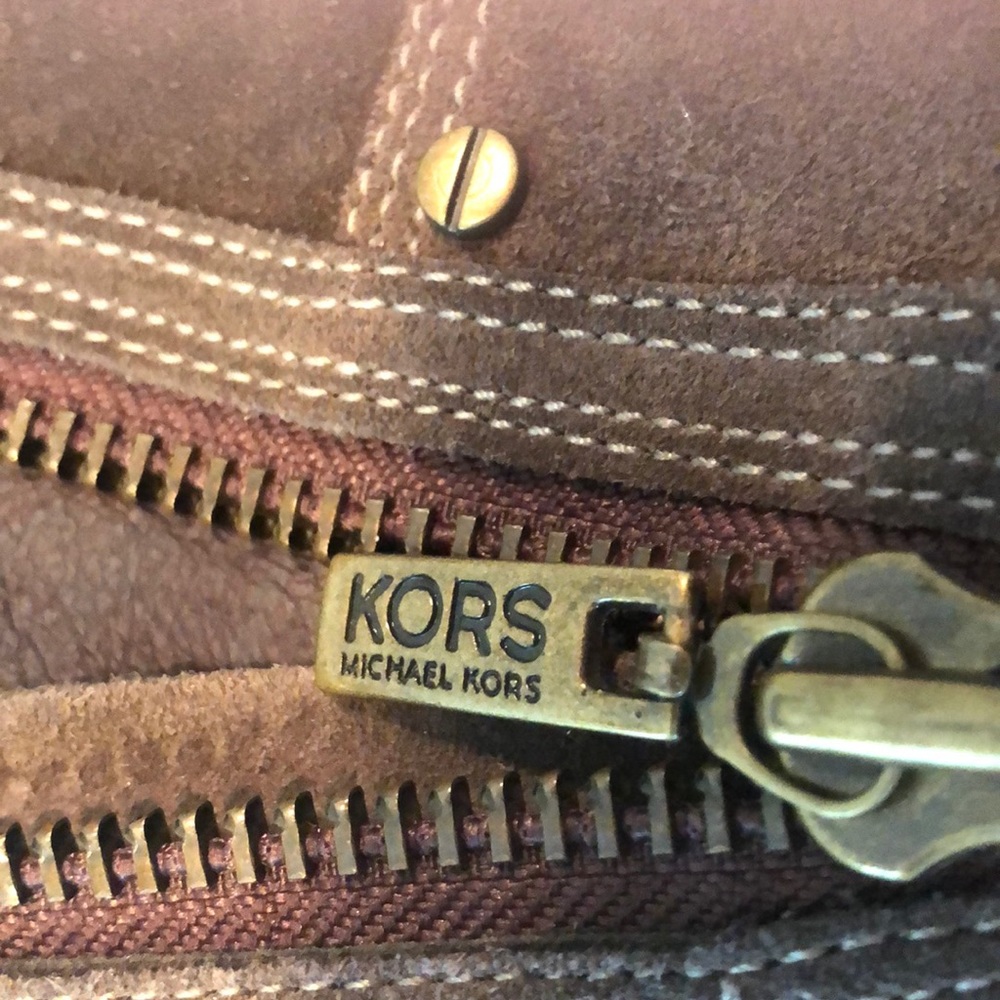 Michael Kors Light Brown Knee High Suede Boots With Small Heel Side Zip Size 6.5 - Picture 5 of 12